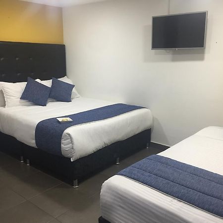 Hotel Aj Ferial Bogota Bagian luar foto