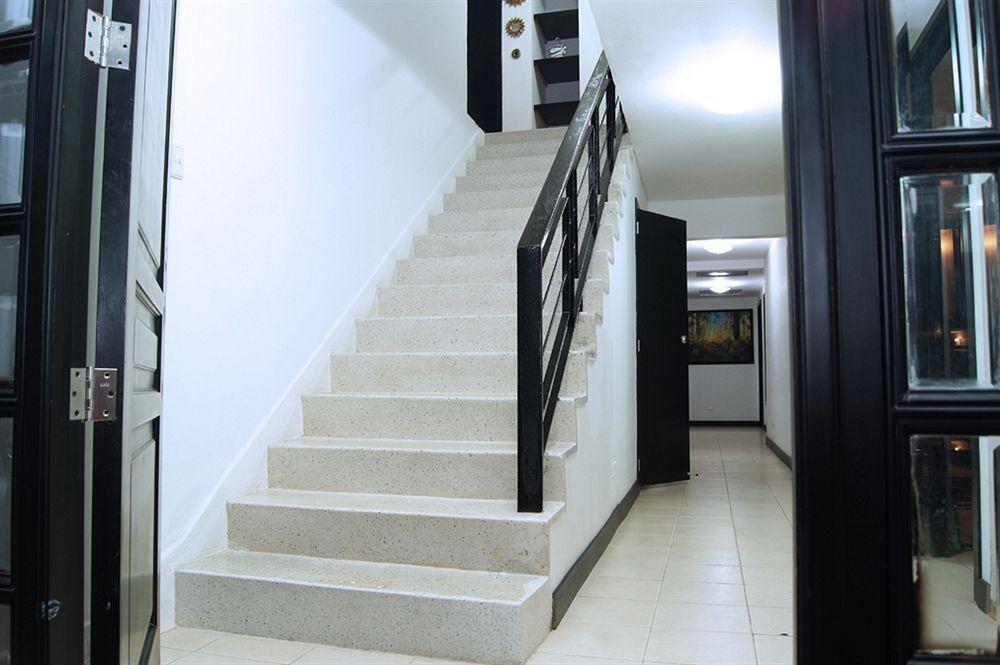Hotel Aj Ferial Bogota Bagian luar foto