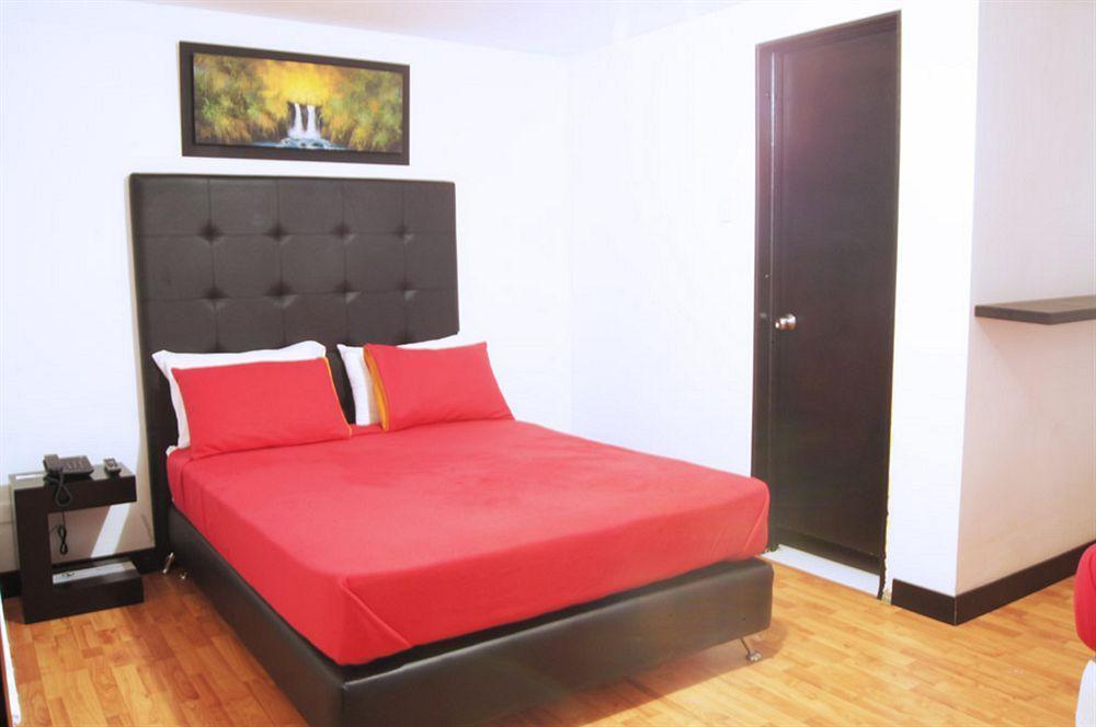 Hotel Aj Ferial Bogota Bagian luar foto