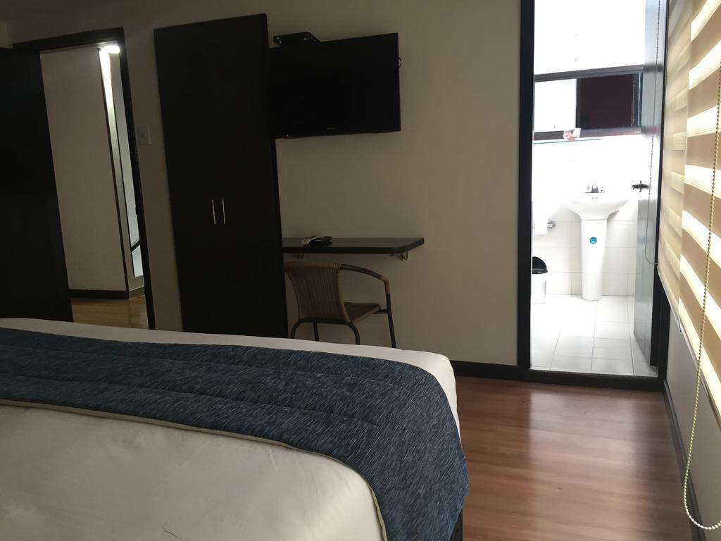 Hotel Aj Ferial Bogota Bagian luar foto