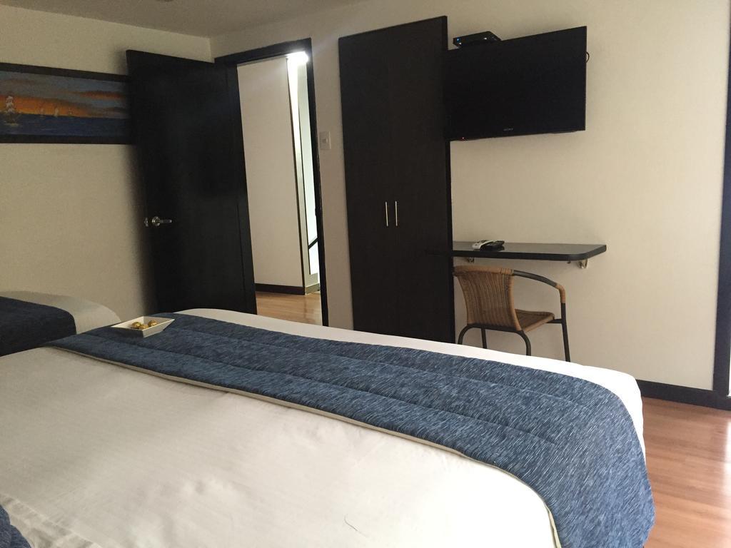 Hotel Aj Ferial Bogota Bagian luar foto