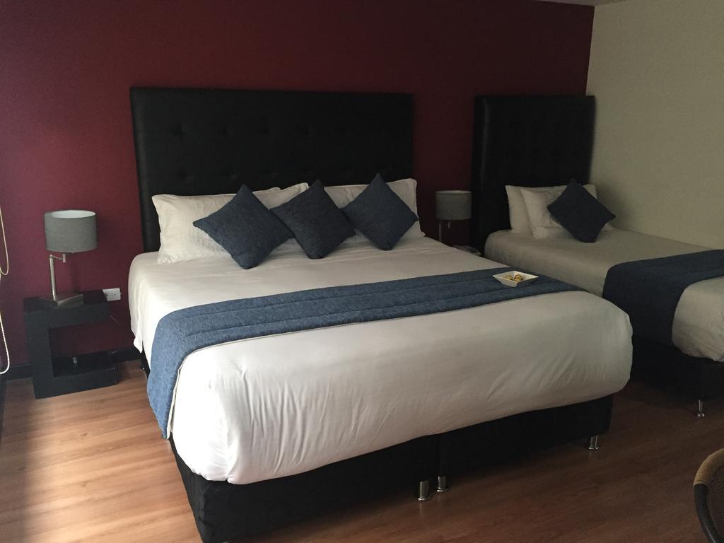 Hotel Aj Ferial Bogota Bagian luar foto