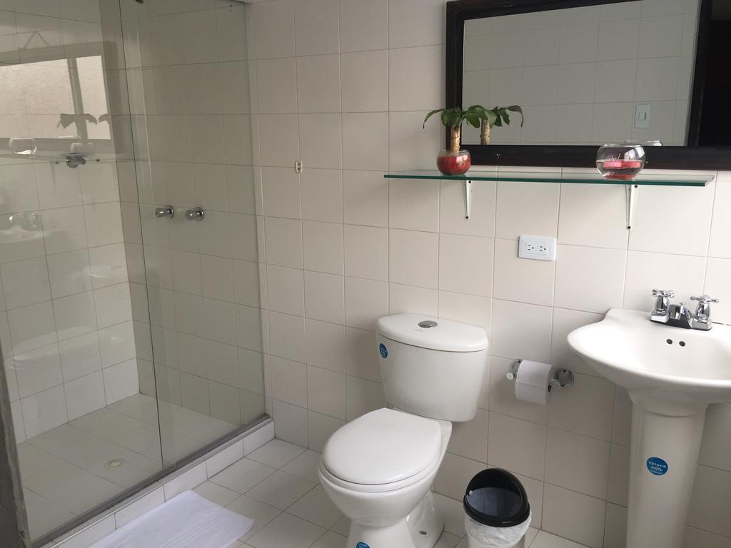 Hotel Aj Ferial Bogota Bagian luar foto